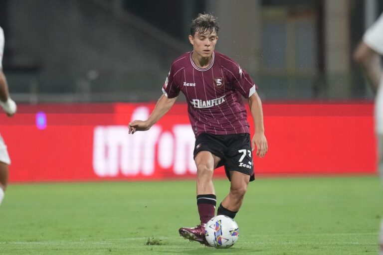 SALERNITANA-AMATUCCI-FOTOMOSCA-900x600